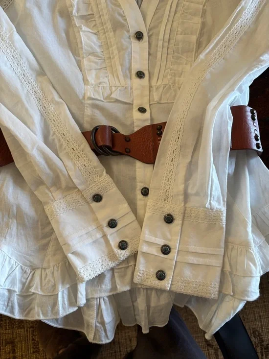 White Ruffled Button-Front Blouse - Picture 3 of 9
